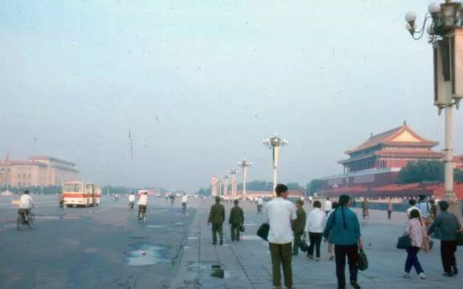 门票2毛钱的年代 人们是如何旅游的？