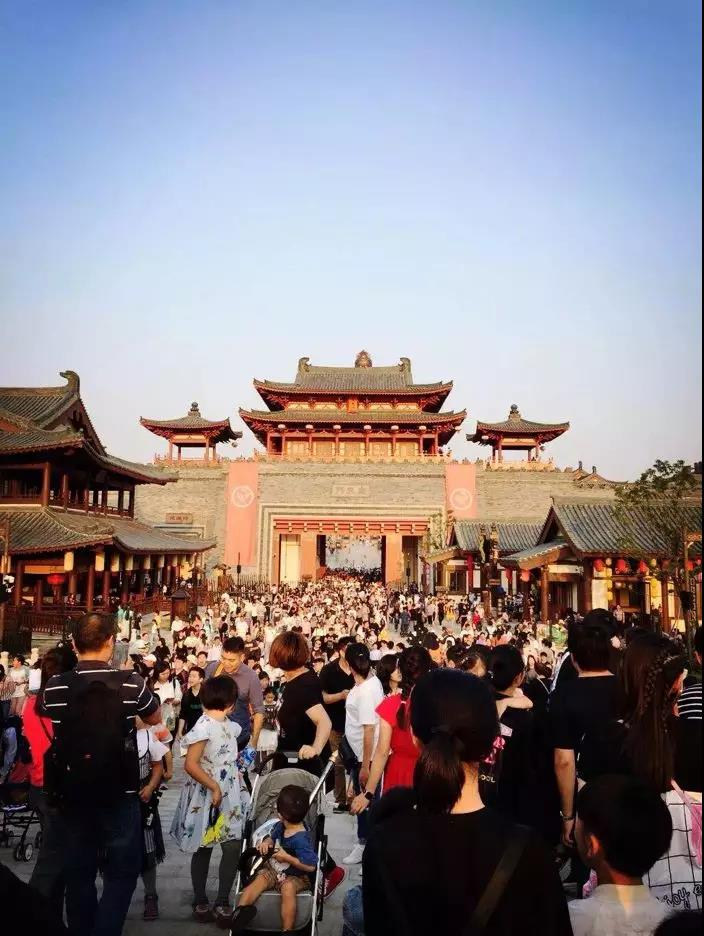 三城引爆！华谊兄弟电影世界电影小镇成“十一”热门旅游目的地