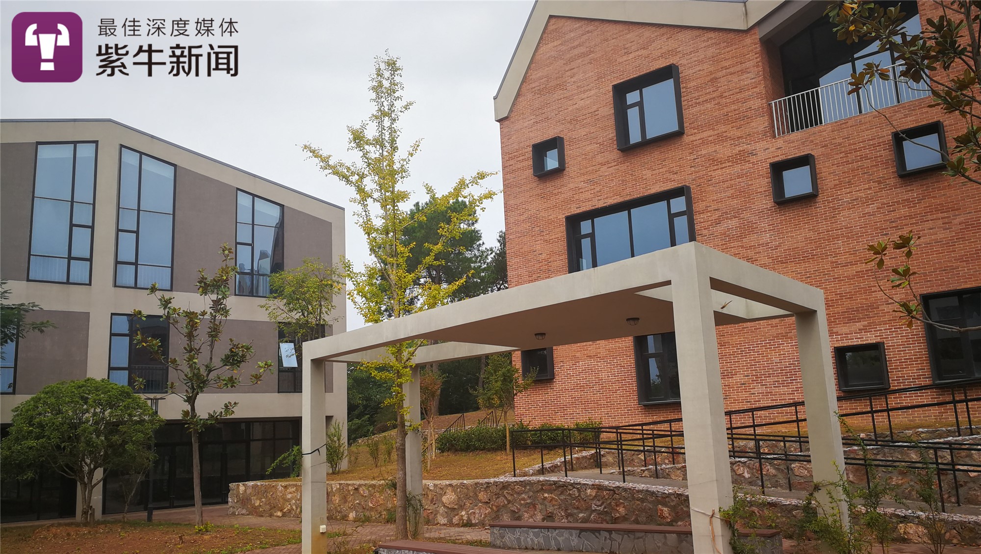 耗资逾3亿 “慢城小镇”建成空置两年  主管单位：要守得住寂寞
