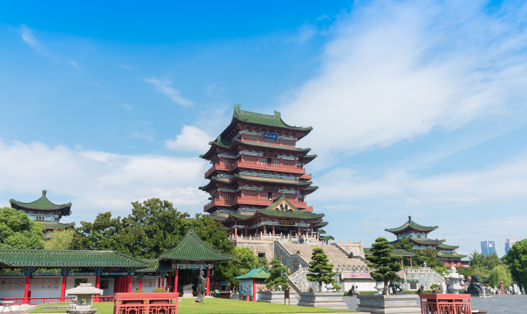 江西滕王阁正式晋升5A级景区  江南三大名楼均已位列5A级