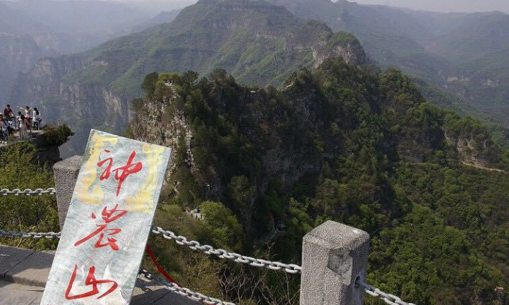 多个景区对国产手机用户免费或半票 法律人士：涉嫌违法！