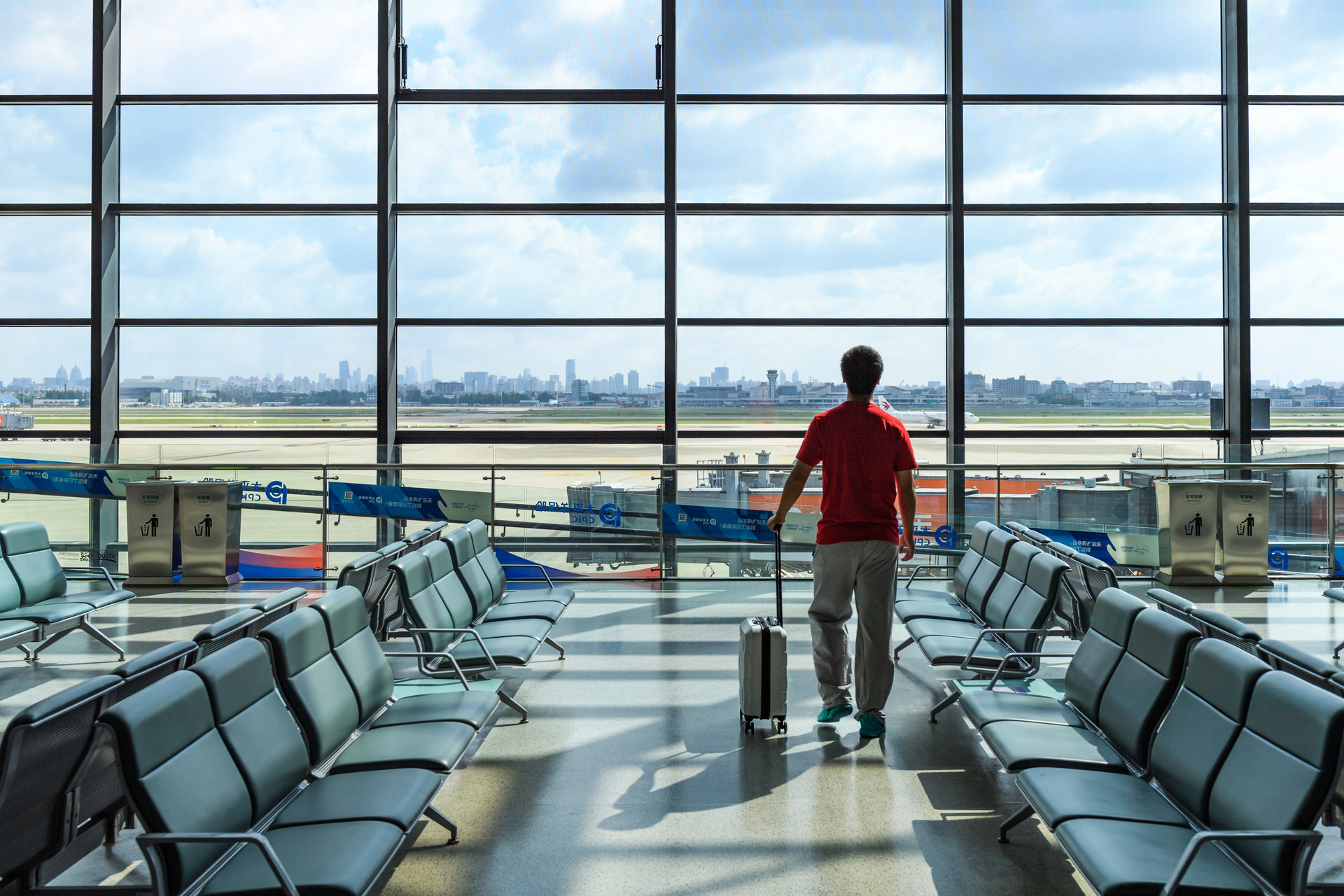 欧洲航空公司陷“破产潮” 行业进入整合阶段