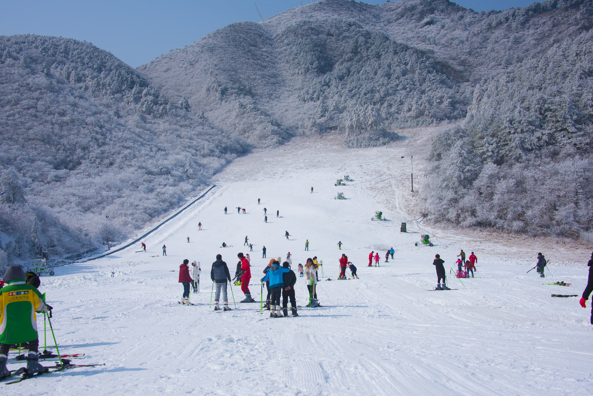 我国滑雪场数量占全球三分之一 滑雪产业正在“起步区”