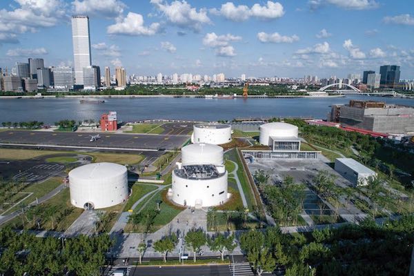 上海油罐艺术中心：从废弃机场储油罐到公共艺术公园