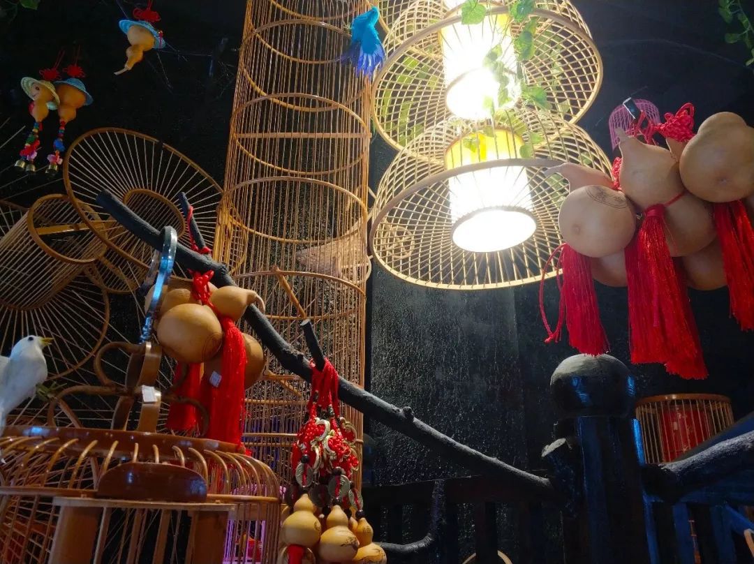 文化的出入口：万达小镇讲好丹寨故事有多难？