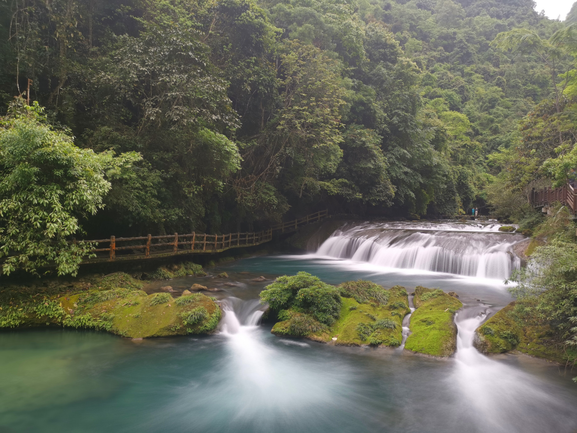 贵州荔波旅游发展集团债务延期：旅游业长期投入大 当地旅游井喷能否解困