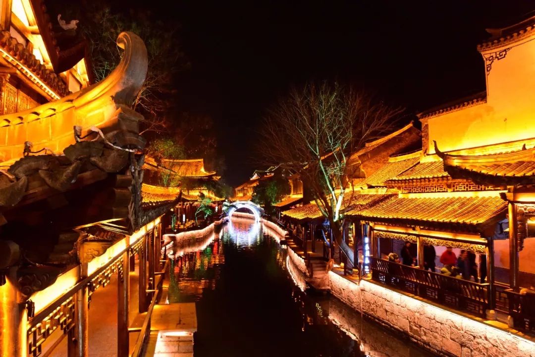 夜间经济成新消费增长点，近六成深夜酒店住客为90后