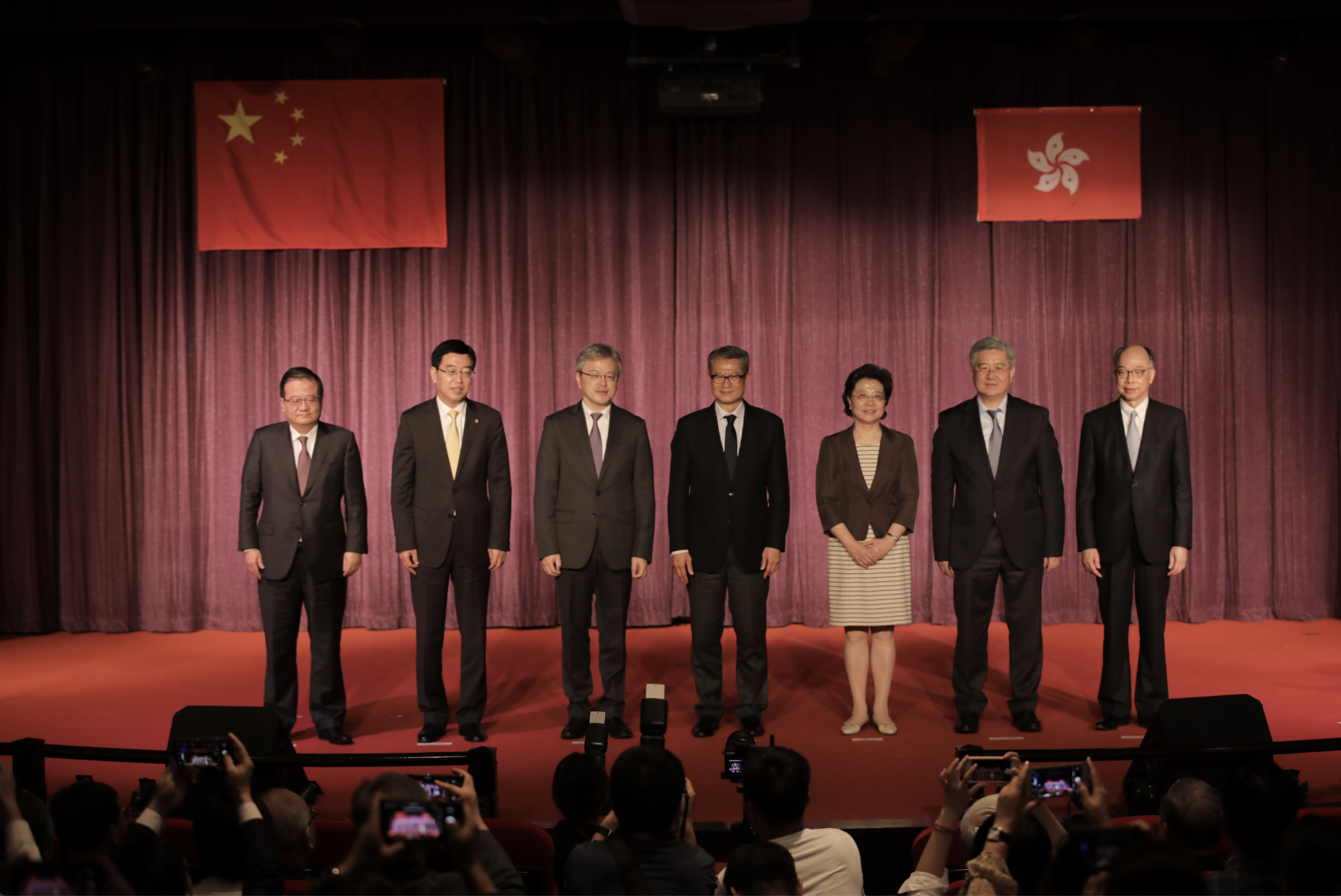 “鼓浪屿”号邮轮首航香港暨迎国庆仪式举行