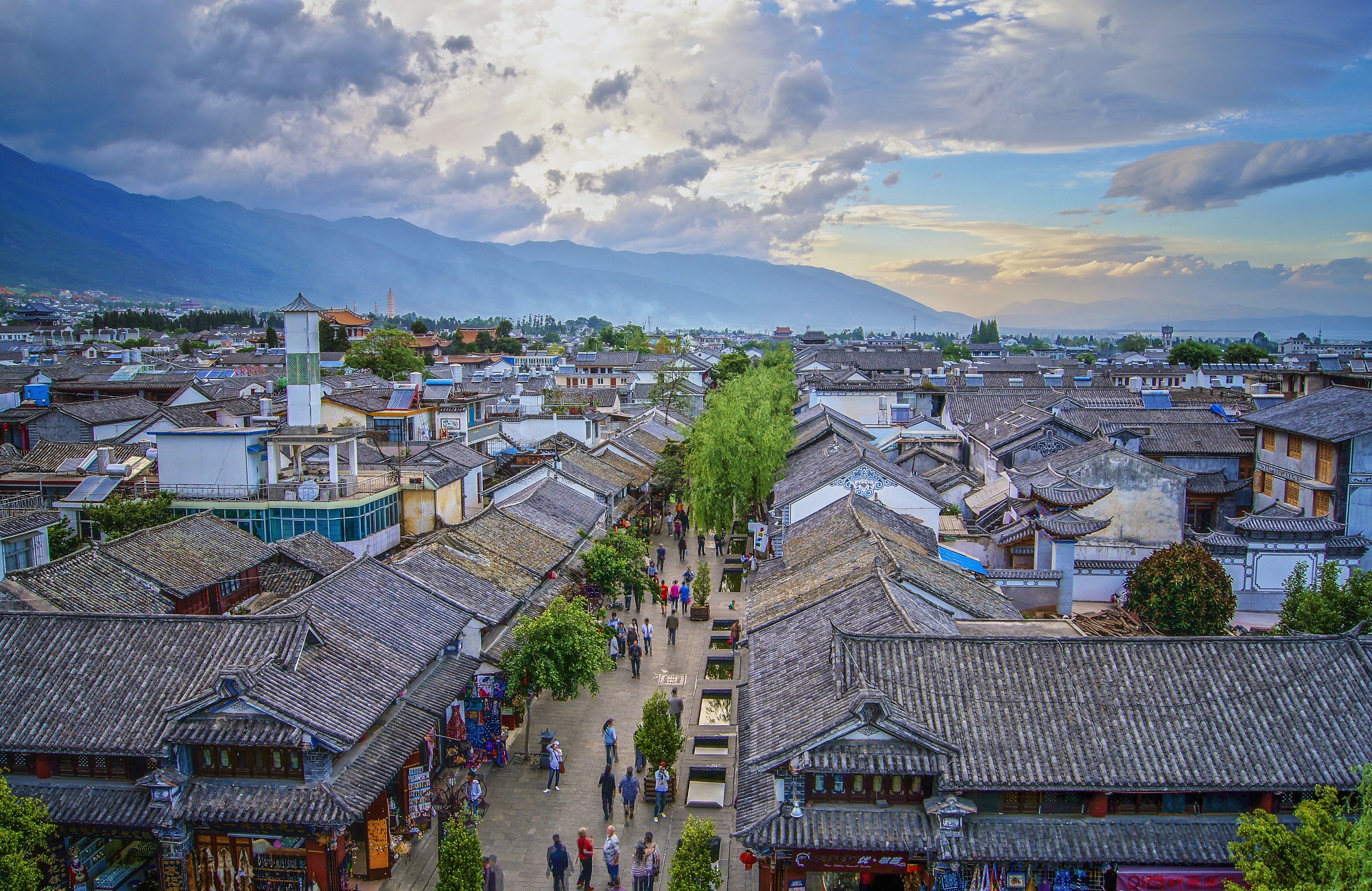 云南省文旅厅发出告湖北游客书 将及时发布第二批安置酒店等信息