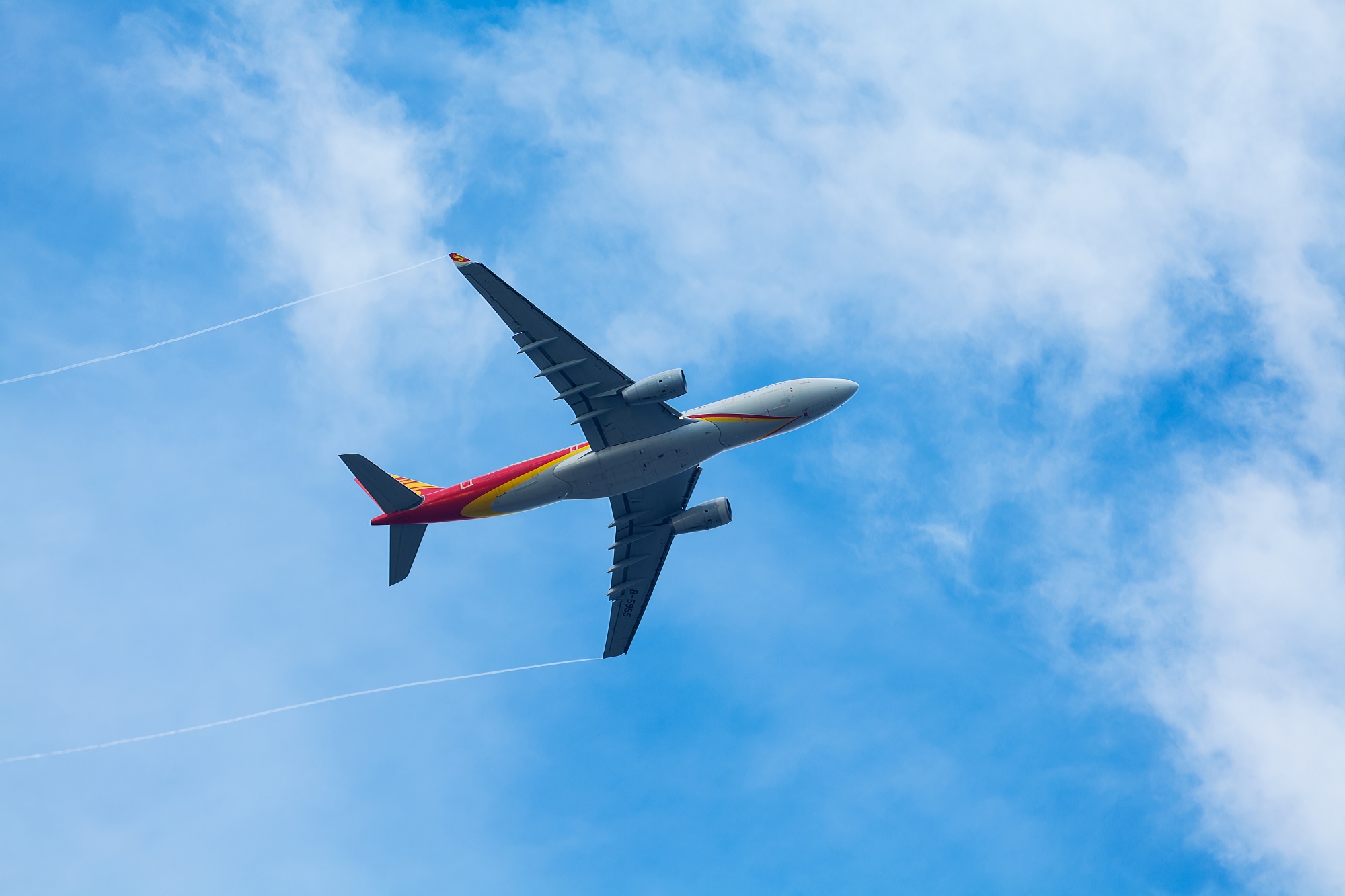 国泰航空关闭所有美国外站