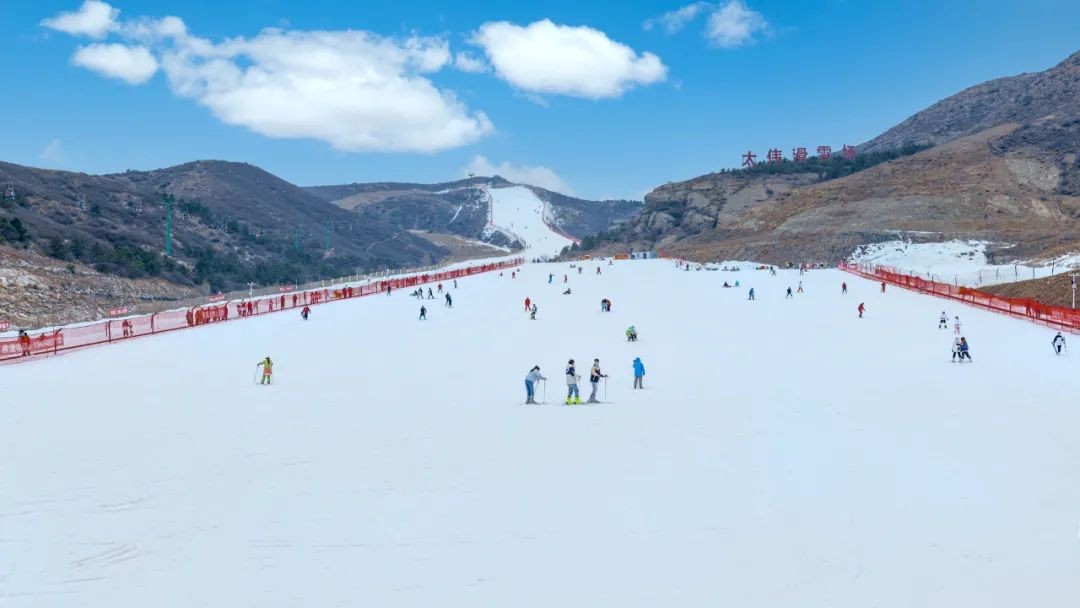 发改委：大力发展冰雪旅游 推动实施冰雪旅游发展行动计划
