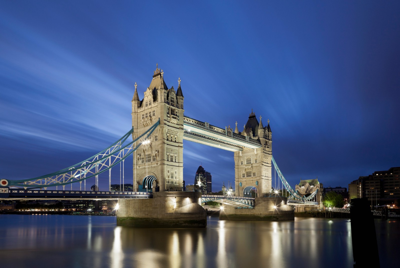 英国：18日起取消现行所有新冠疫情旅行限制措施