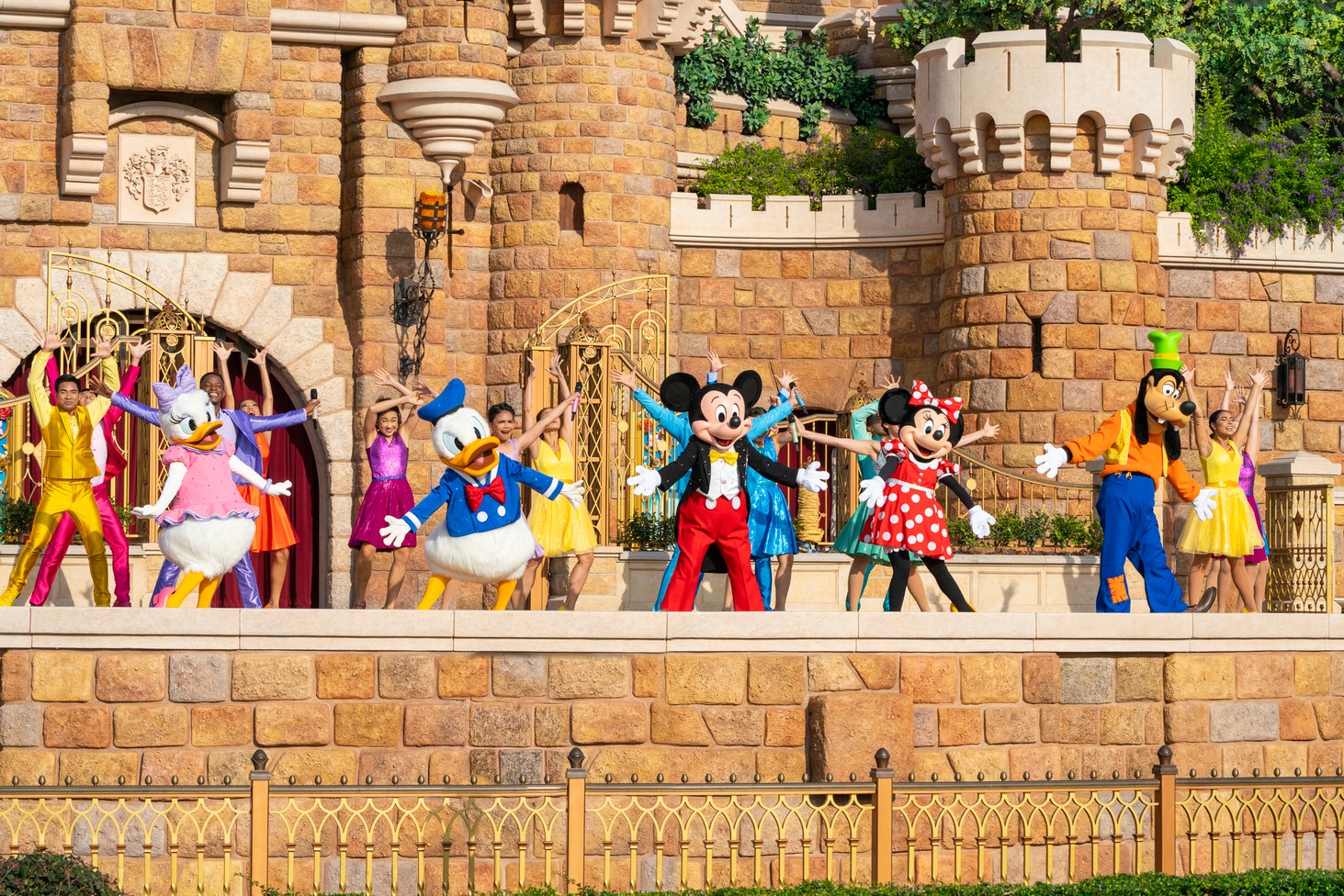 迪士尼2023财年一季度收入235.12亿美元