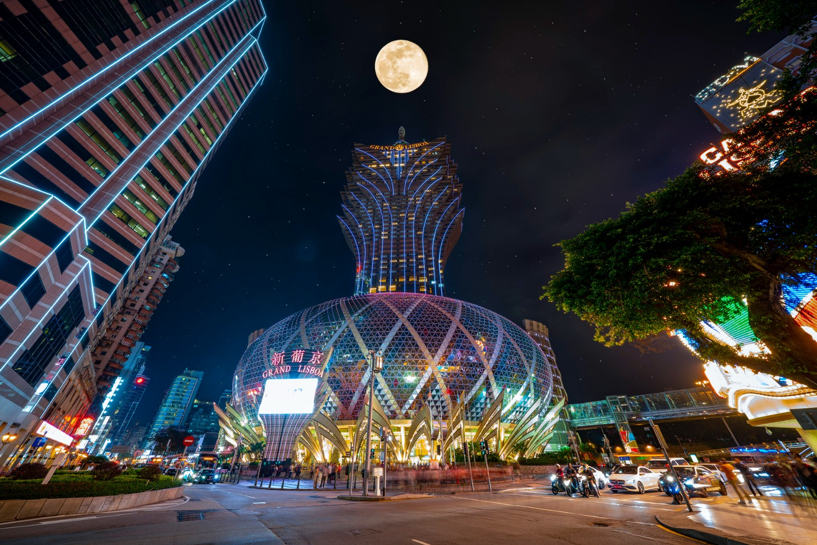 “五一”假期澳门单日入境旅客逾13万人次