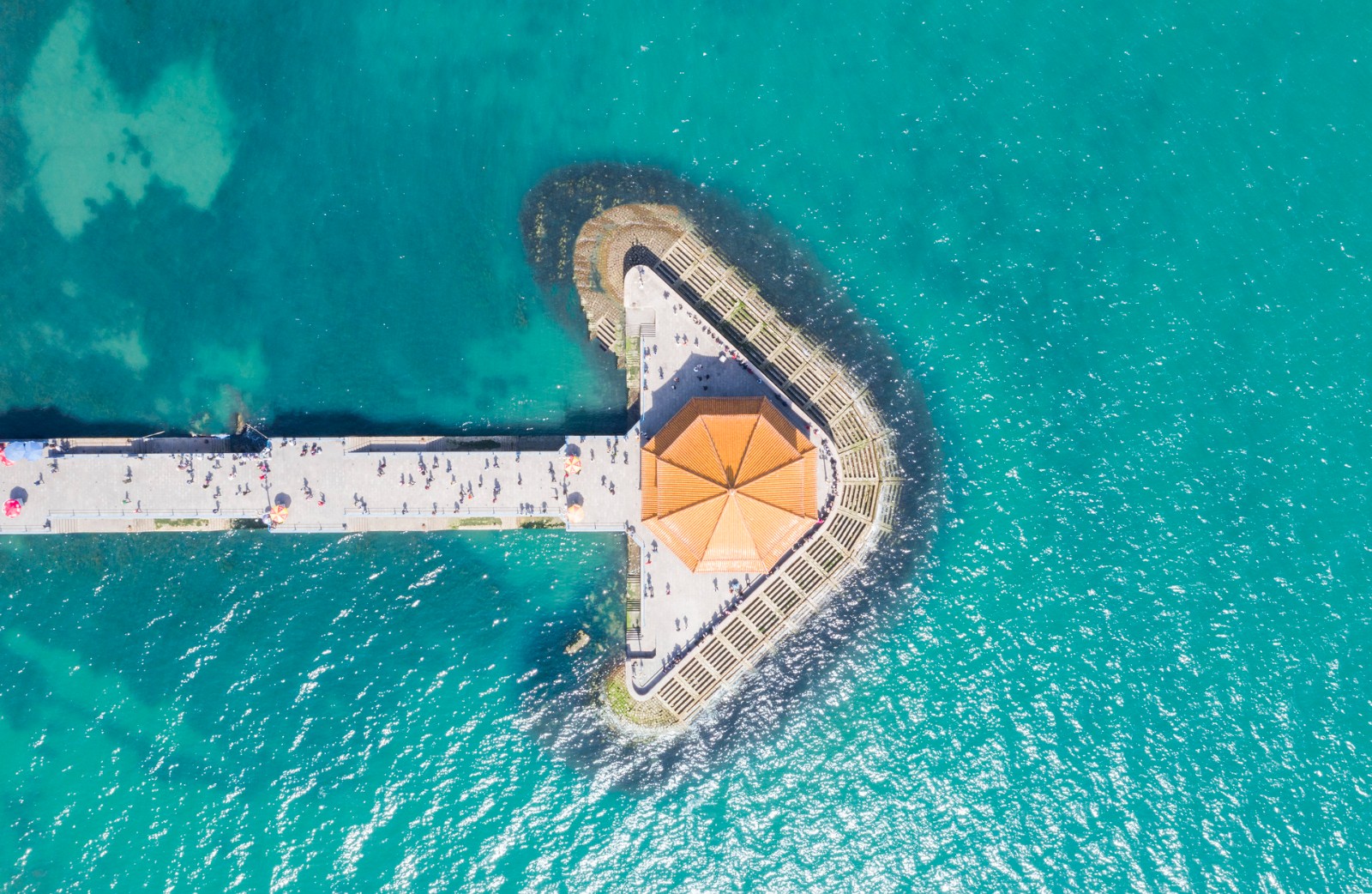 中消协点名五一住宿价格普涨 民宿、酒店违约毁约现象较多