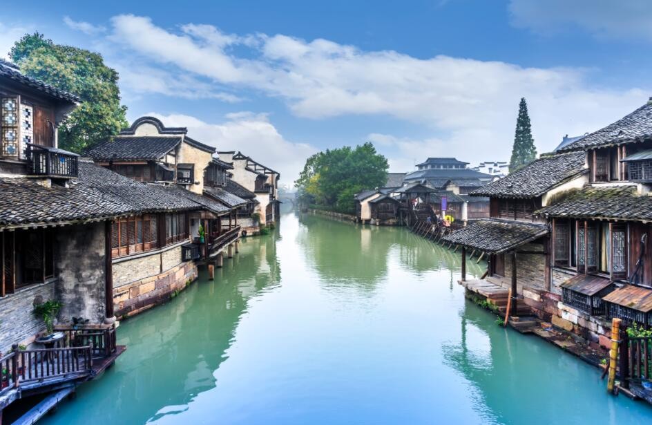 途家民宿发布《2024年民宿观察》：2024年热门小城民宿预订同比增2倍